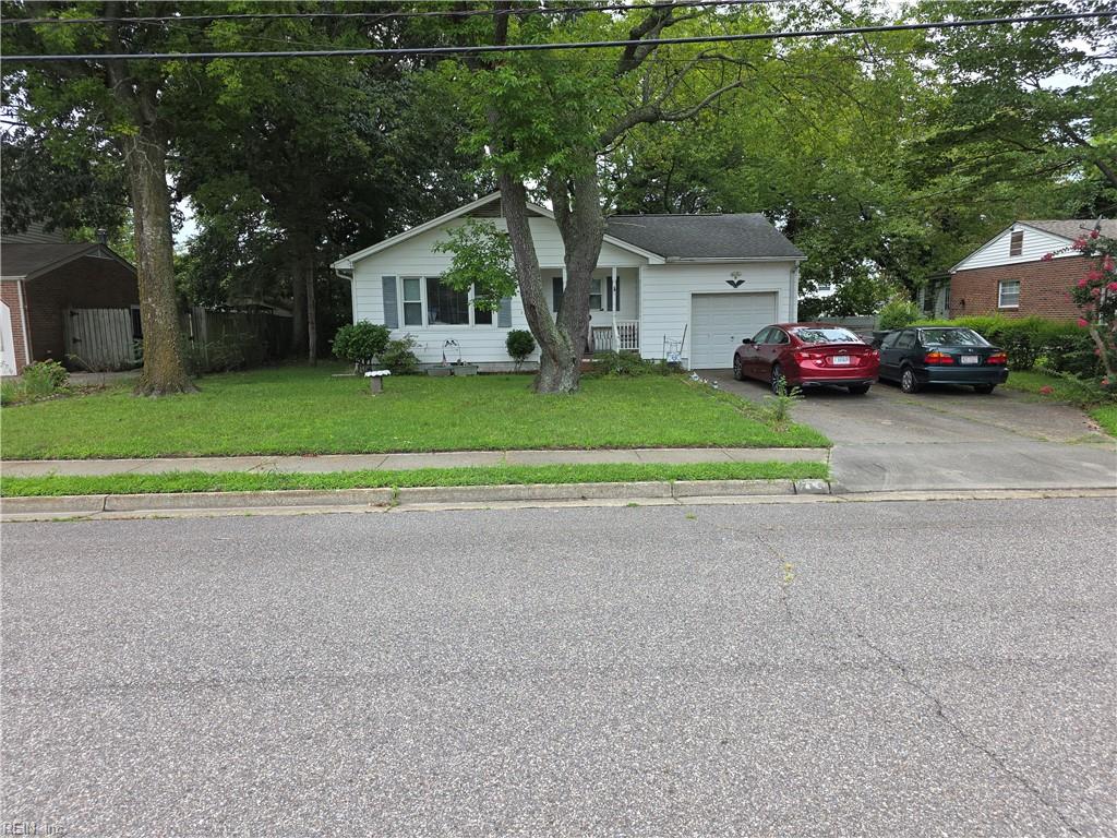 715 Essex Park DR Property Photo 1