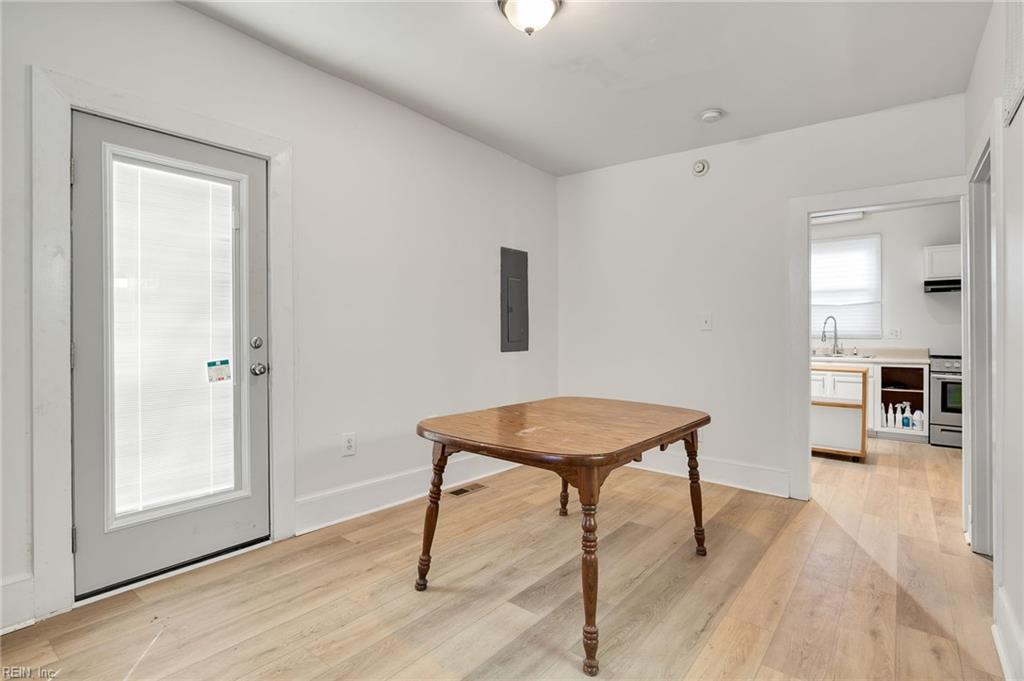 5110 Salem St Property Photo 3