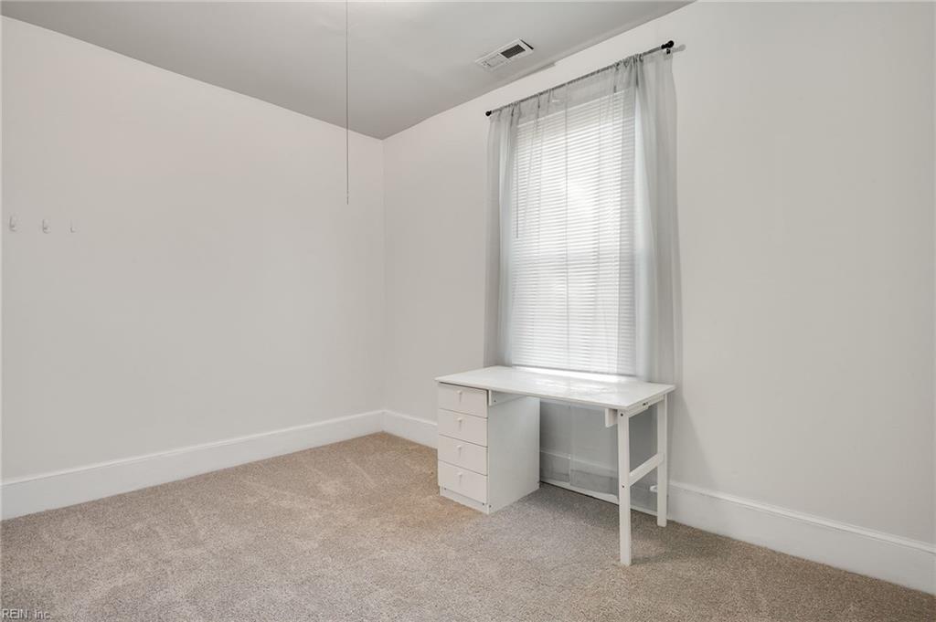 5110 Salem St Property Photo 8