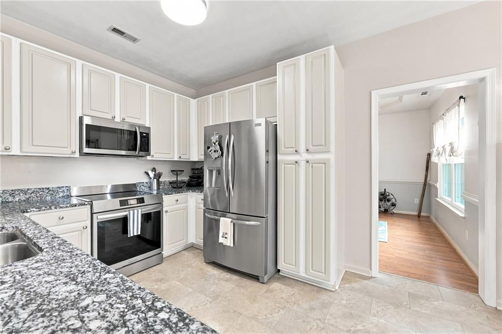 1805 Crestwynd Dr Property Photo 9