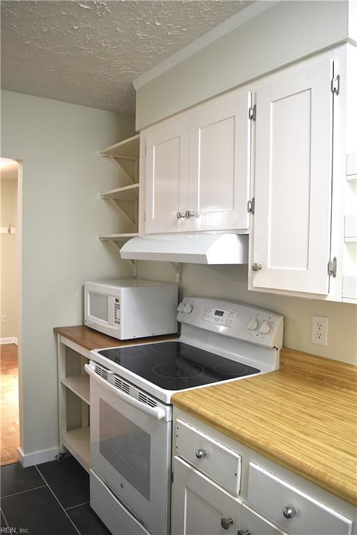 725 Roslyn Rd Property Photo 9