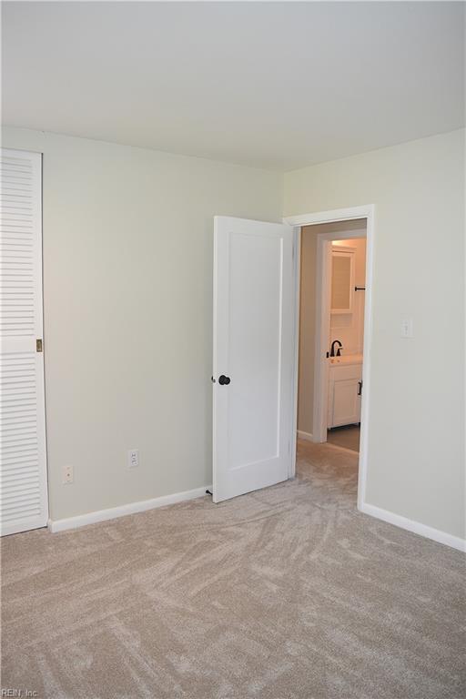 725 Roslyn Rd Property Photo 12