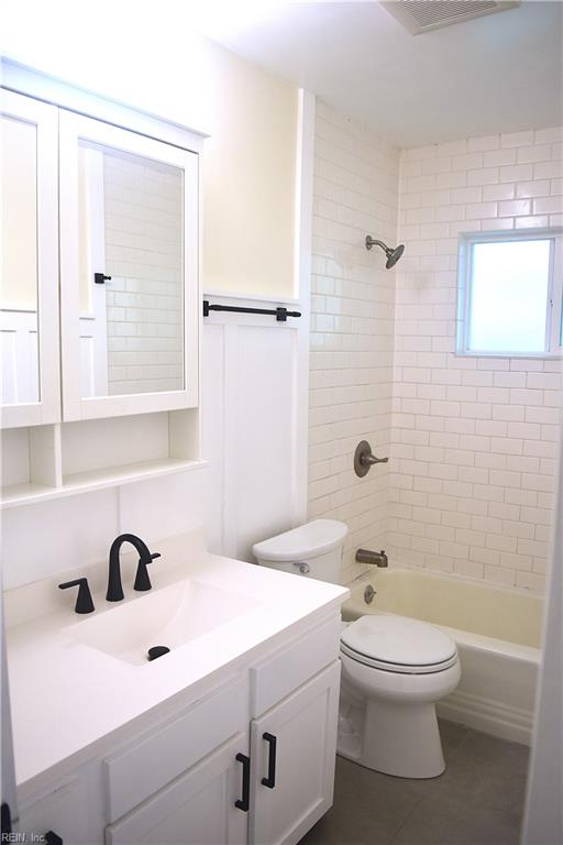 725 Roslyn Rd Property Photo 13
