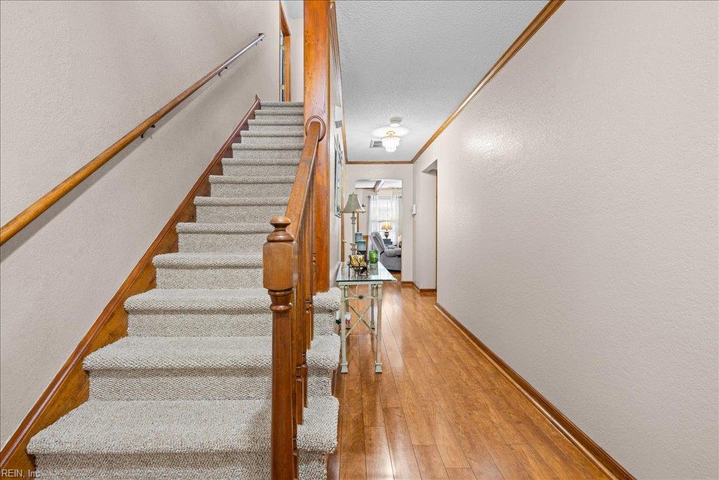 2545 Farmworth Trl Property Photo 6