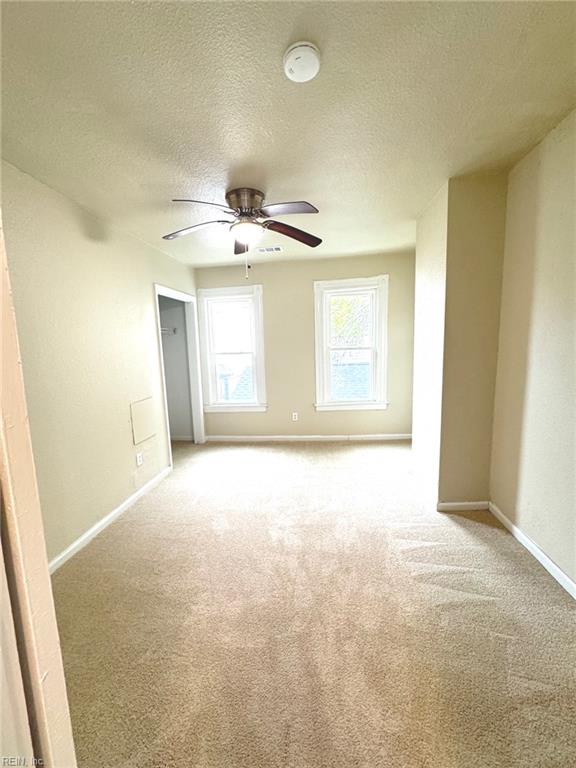 315 W 31st St Property Photo 8