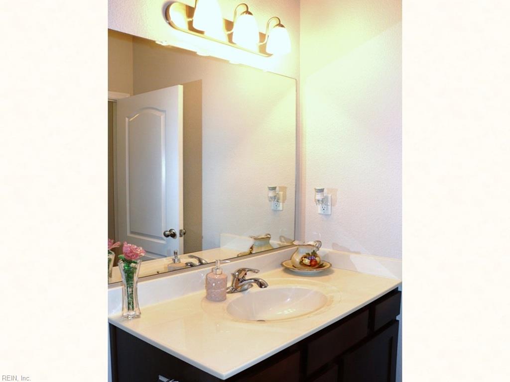 515 Waterside Dr Property Photo 24