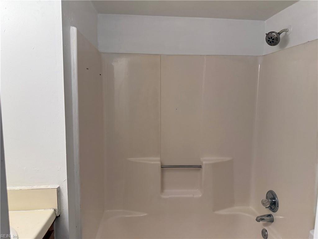 530 W 27th St Property Photo 7