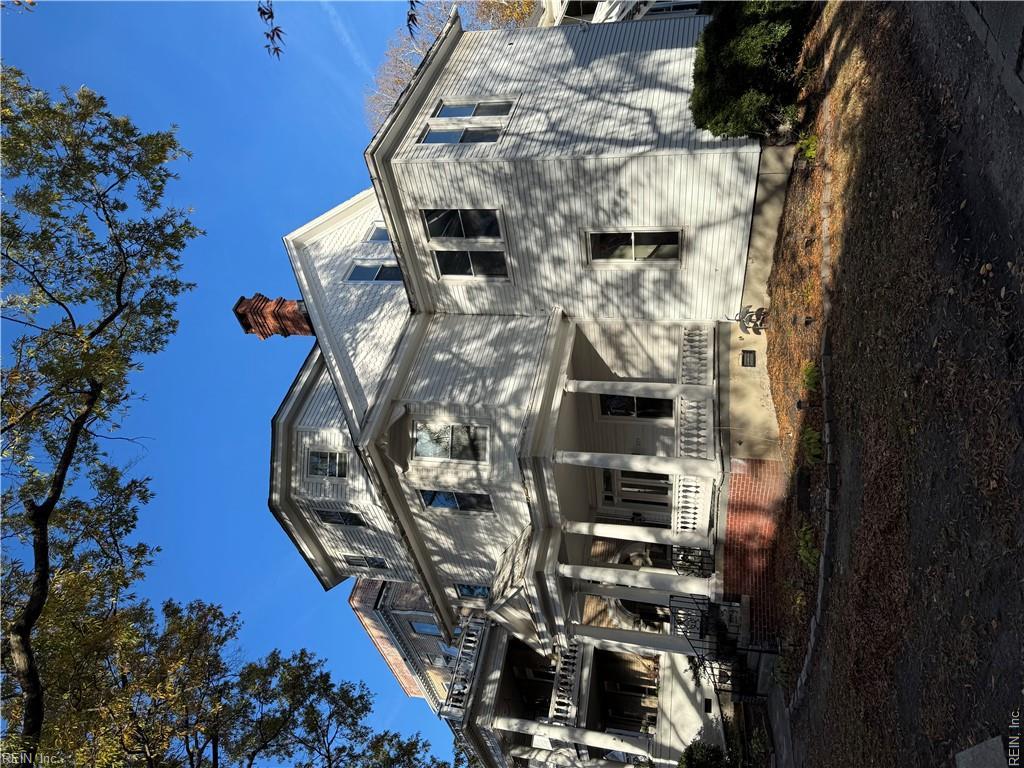 325 Dinwiddie St Property Photo 1