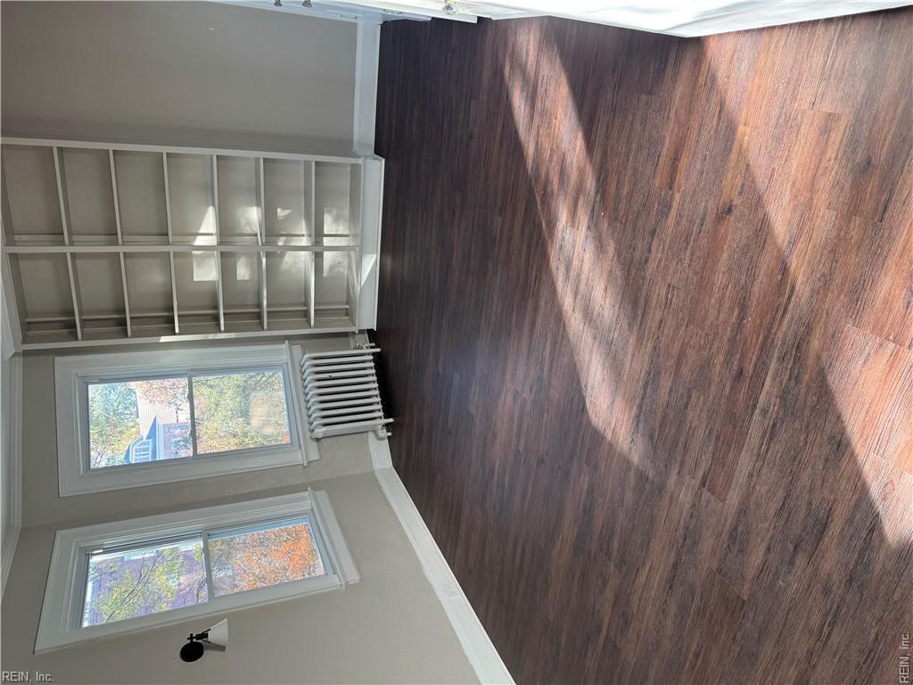 325 Dinwiddie St Property Photo 4