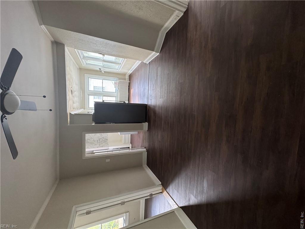 325 Dinwiddie St Property Photo 6