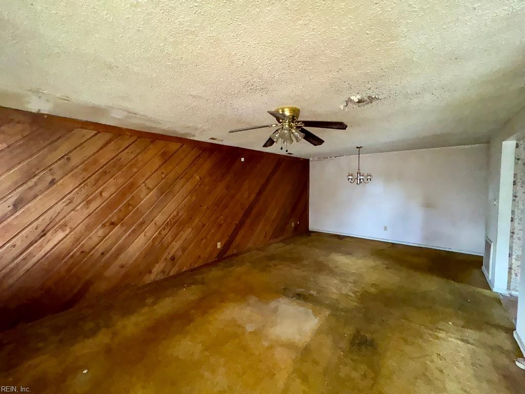 5100 Ellesmere Ct Property Photo 2