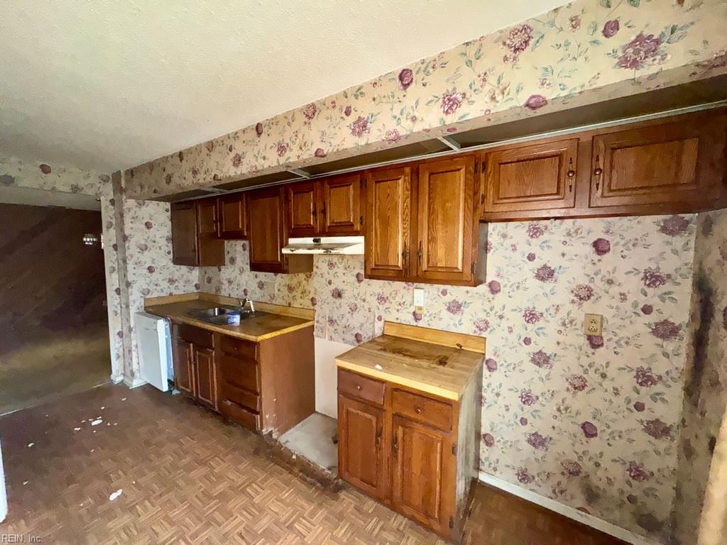 5100 Ellesmere Ct Property Photo 4