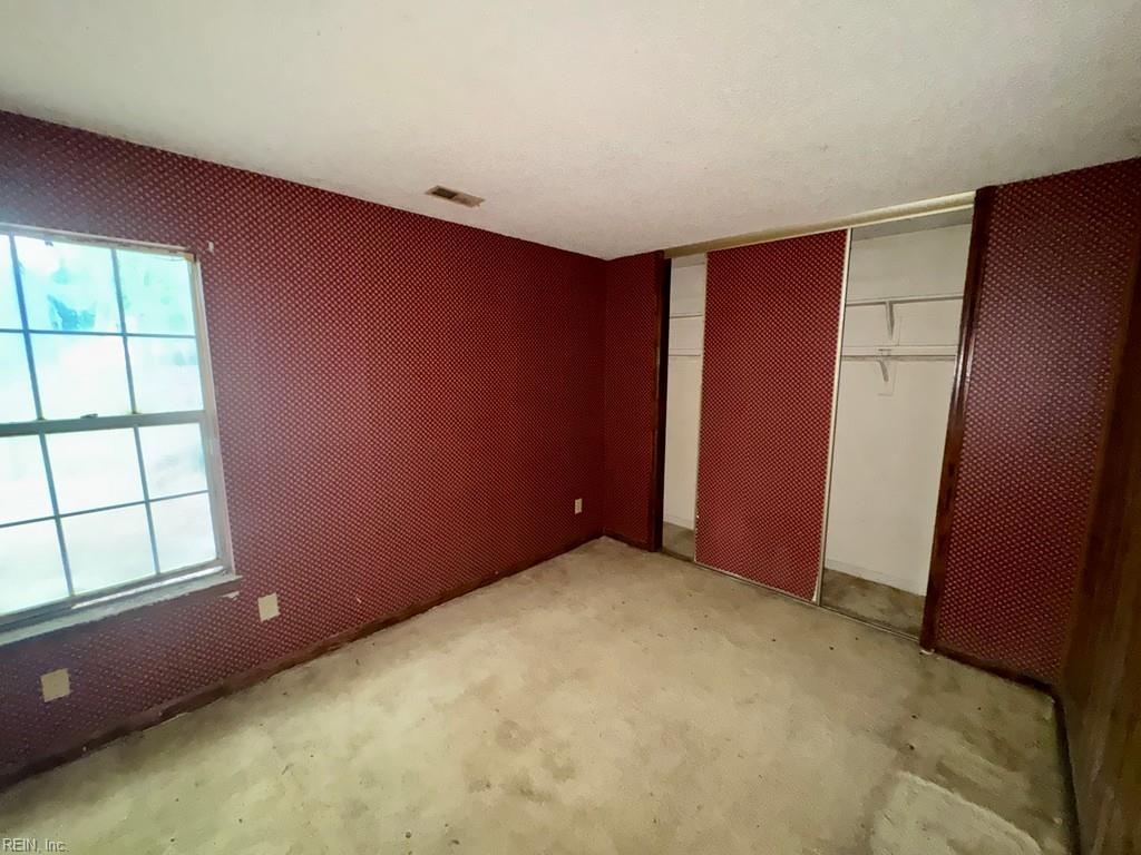 5100 Ellesmere Ct Property Photo 9
