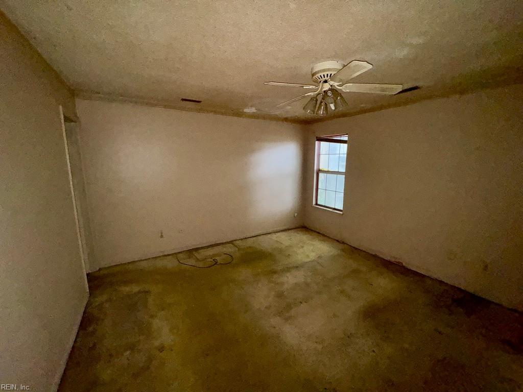 5100 Ellesmere Ct Property Photo 11