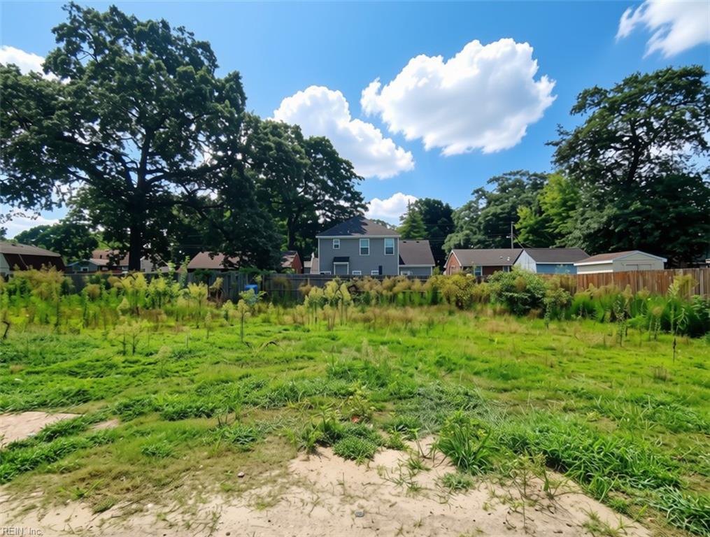 1518 B Walnut Ave Property Photo 2