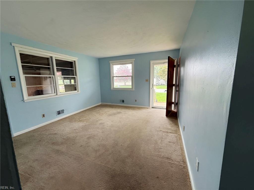 1140 Woodland Terrace Dr Property Photo 3