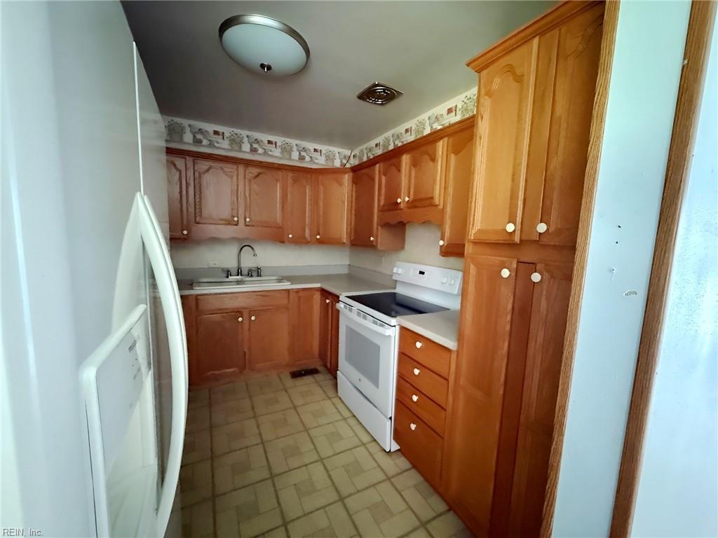 1140 Woodland Terrace Dr Property Photo 10