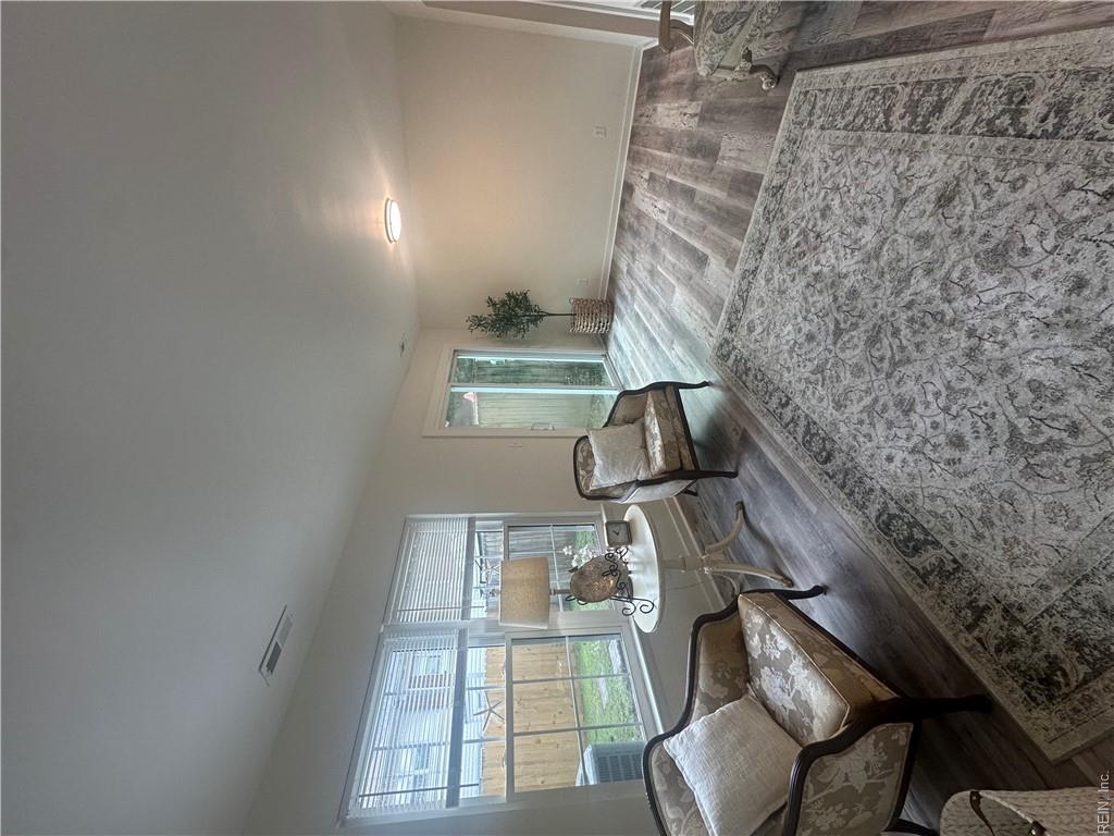 5374 Leicester Ct Property Photo 7