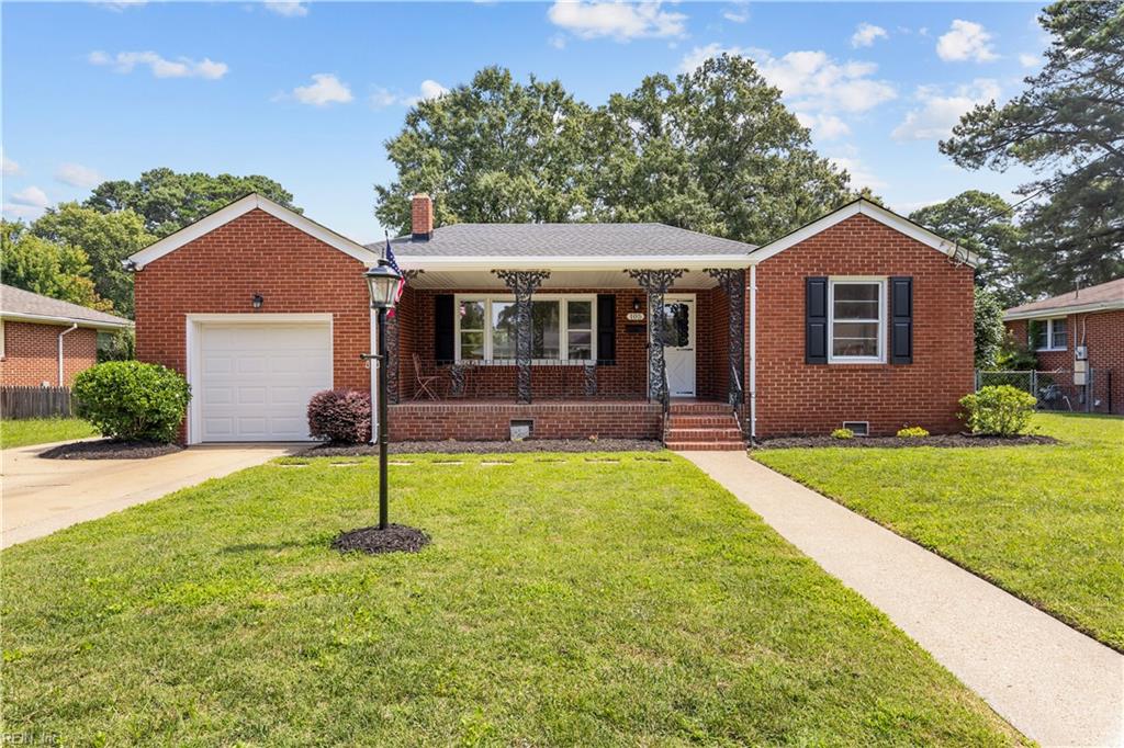 105 Lynn Dr Property Photo 1