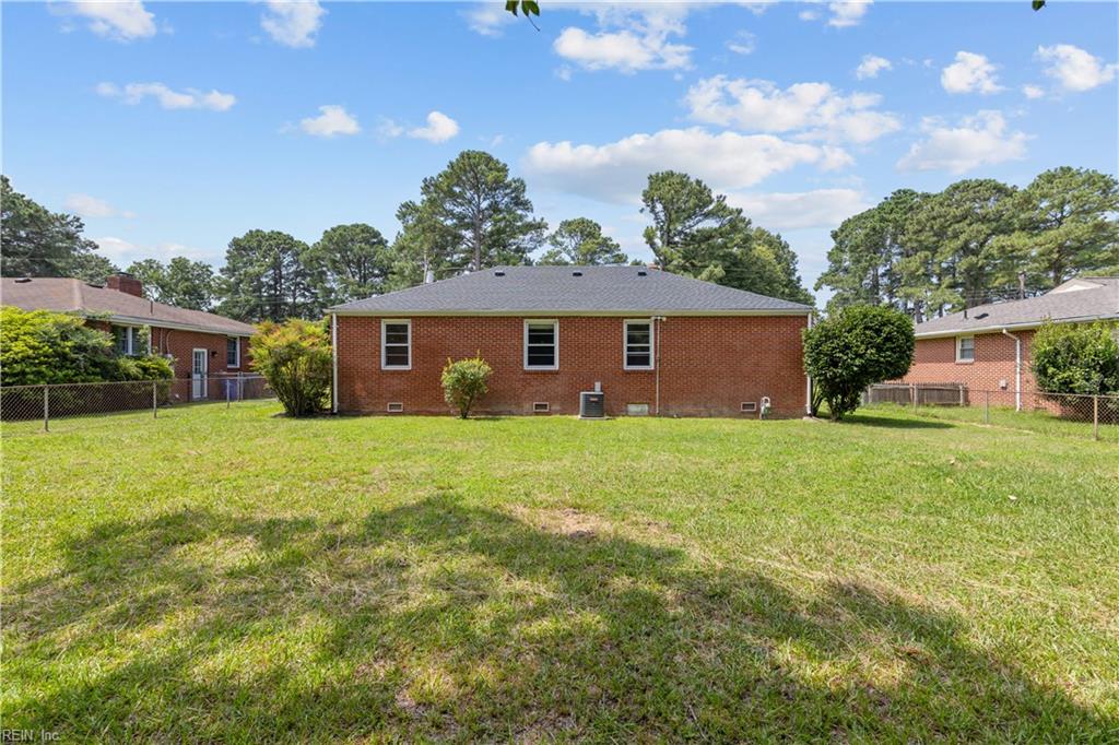 105 Lynn Dr Property Photo 2
