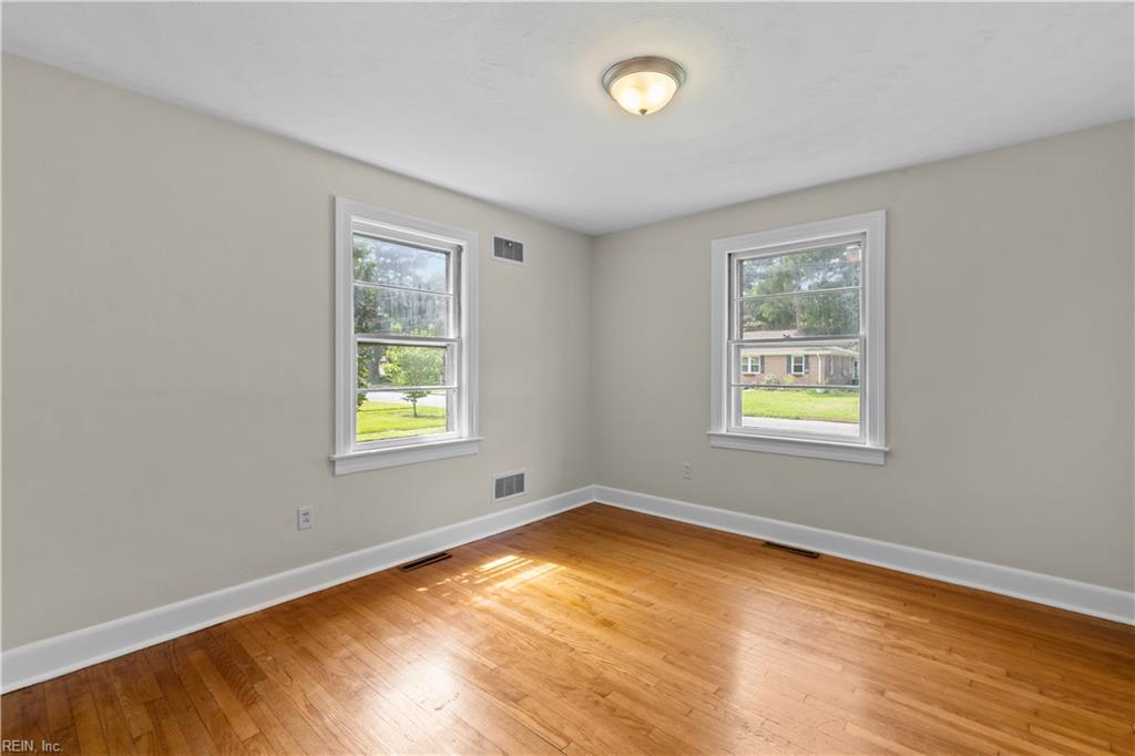 105 Lynn Dr Property Photo 18