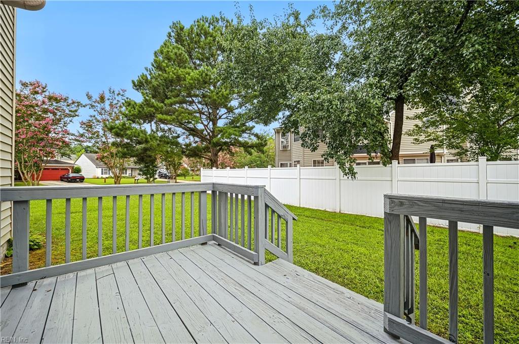 1848 Chestwood Dr Property Photo 47