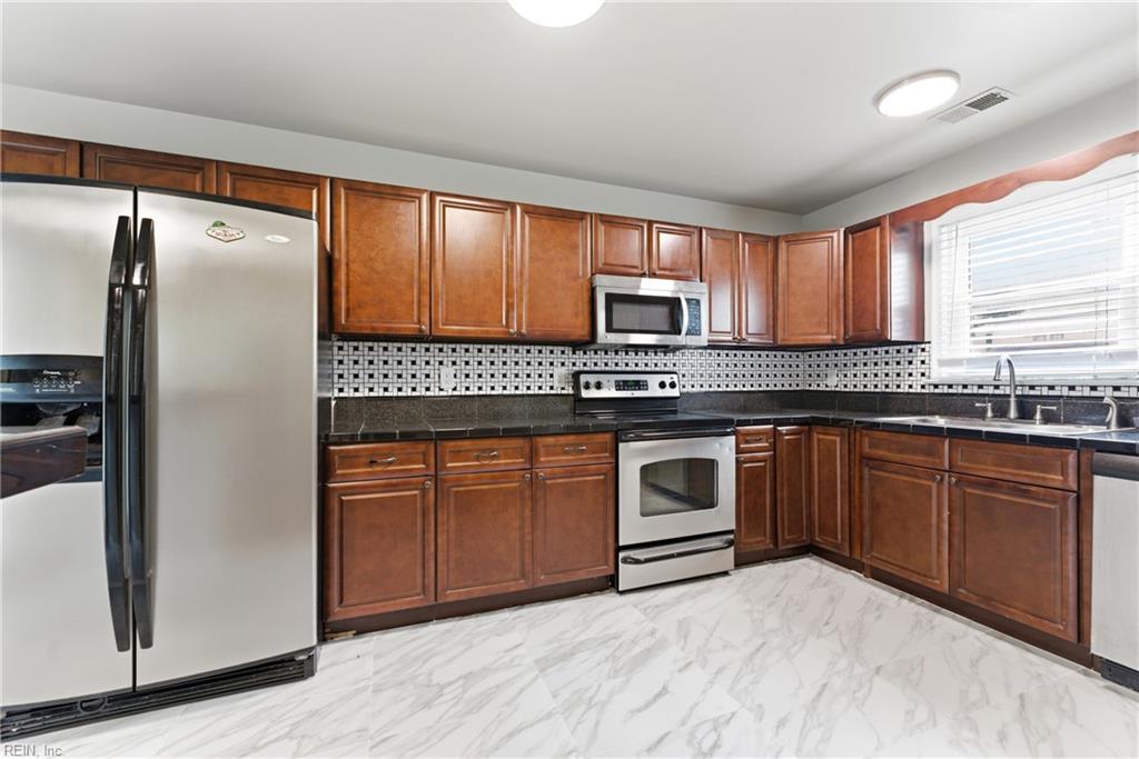 4116 Eastham RD Property Photo 1