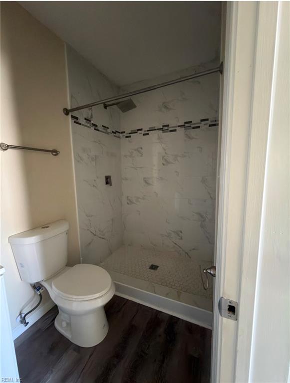 215 Oak St Property Photo 12