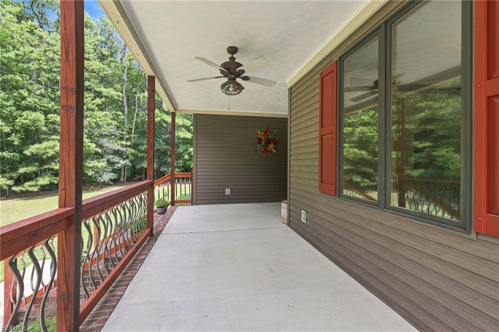 18152 Private Stock Ln Property Photo 3