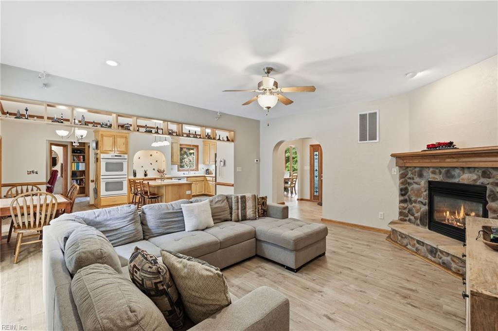 18152 Private Stock Ln Property Photo 8