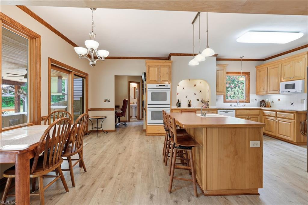 18152 Private Stock Ln Property Photo 9