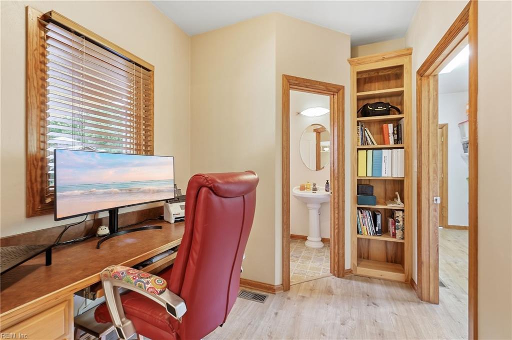 18152 Private Stock Ln Property Photo 22