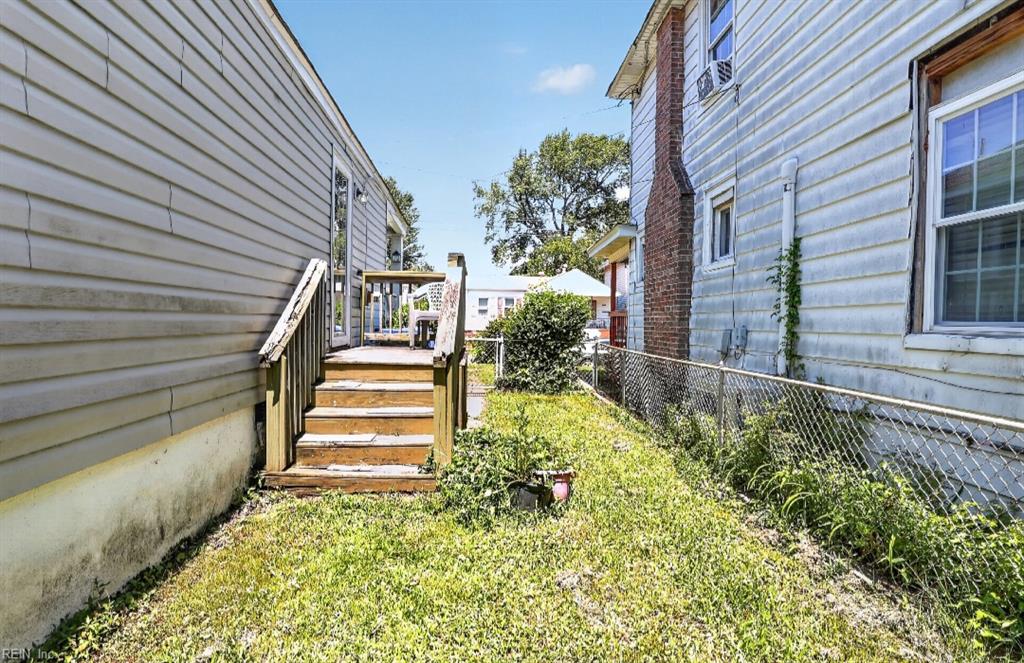 750 31st St Property Photo 4