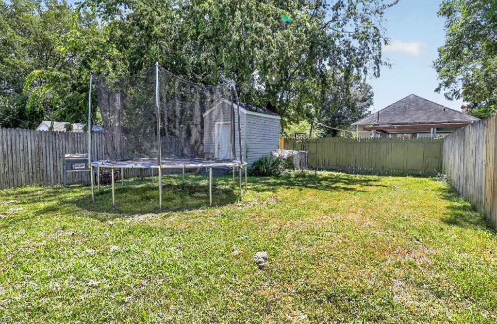 750 31st St Property Photo 8