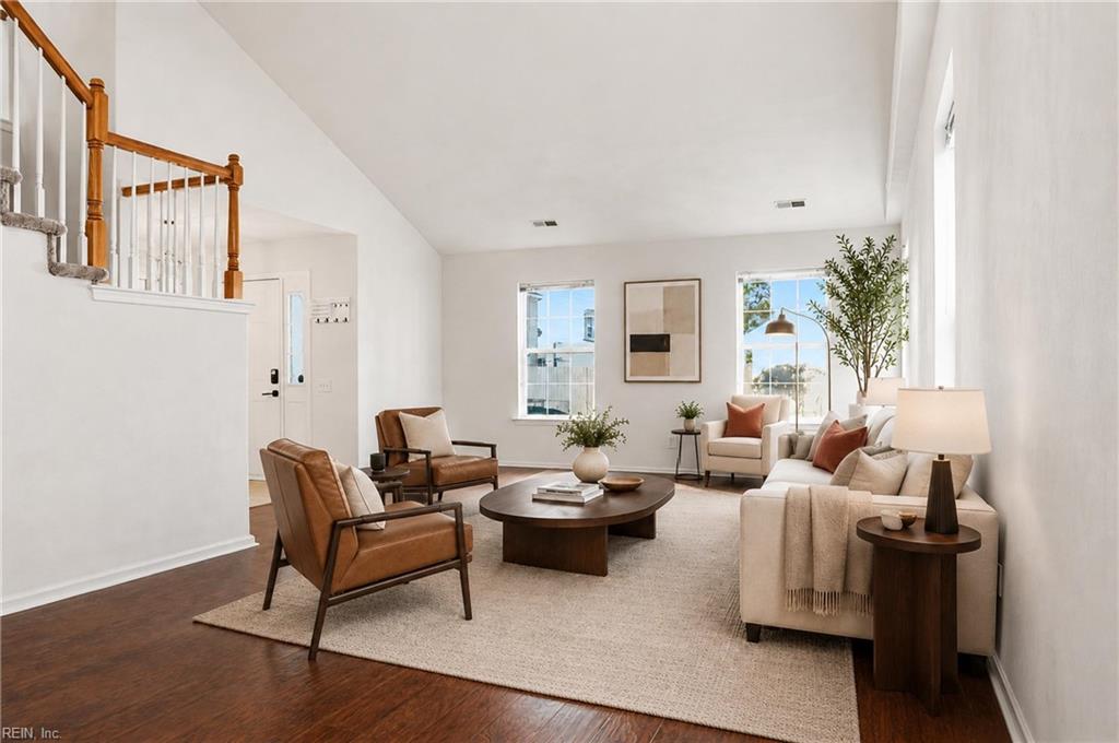 1321 Queens Gate Property Photo 4