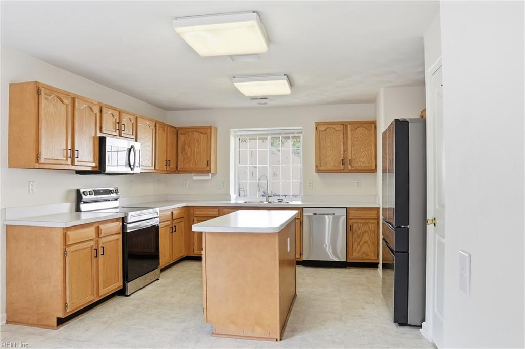 1321 Queens Gate Property Photo 11