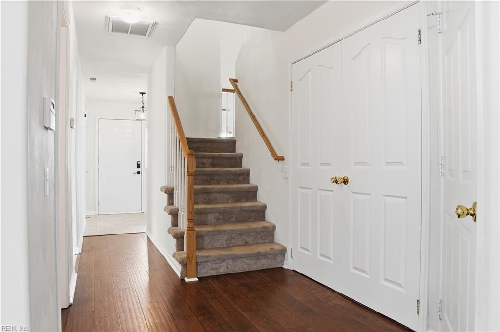 1321 Queens Gate Property Photo 12