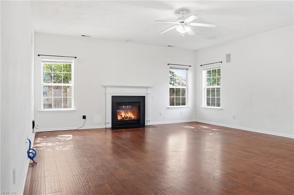 1321 Queens Gate Property Photo 15