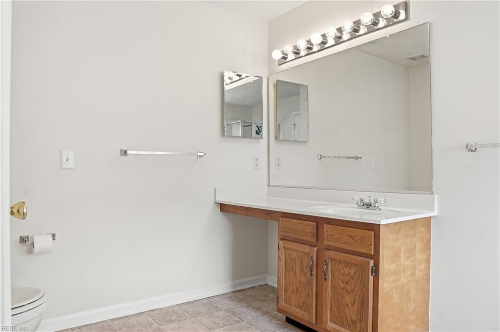 1321 Queens Gate Property Photo 20