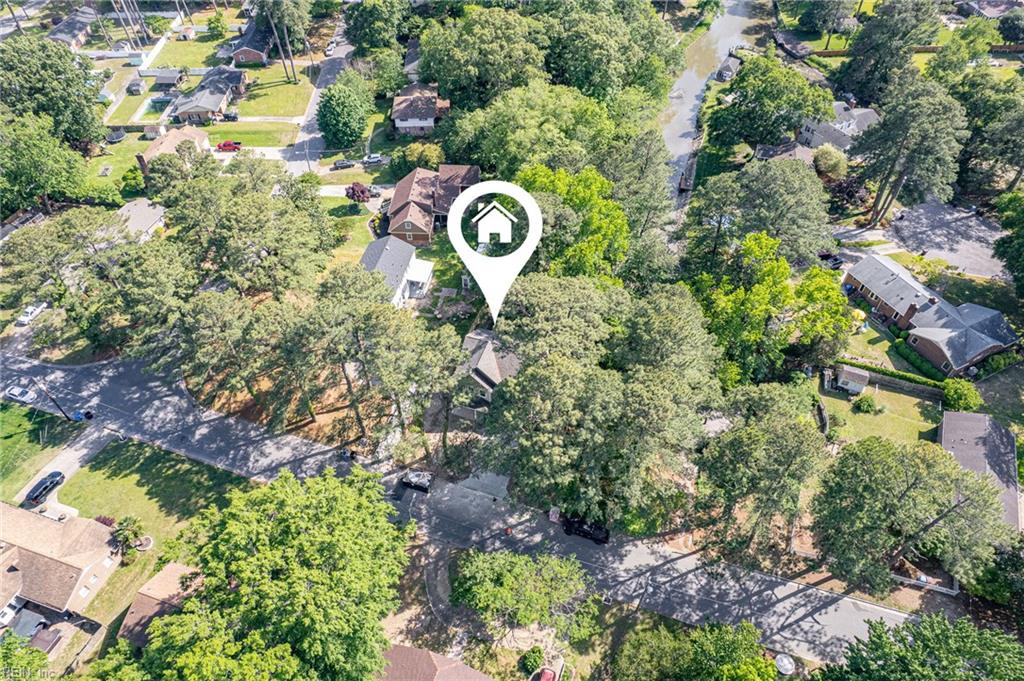 2800 Meadow Wood Dr E Property Photo 3