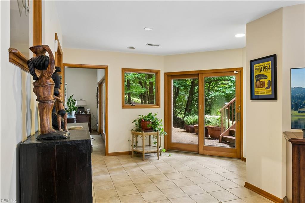 8 The Palisades Property Photo 26