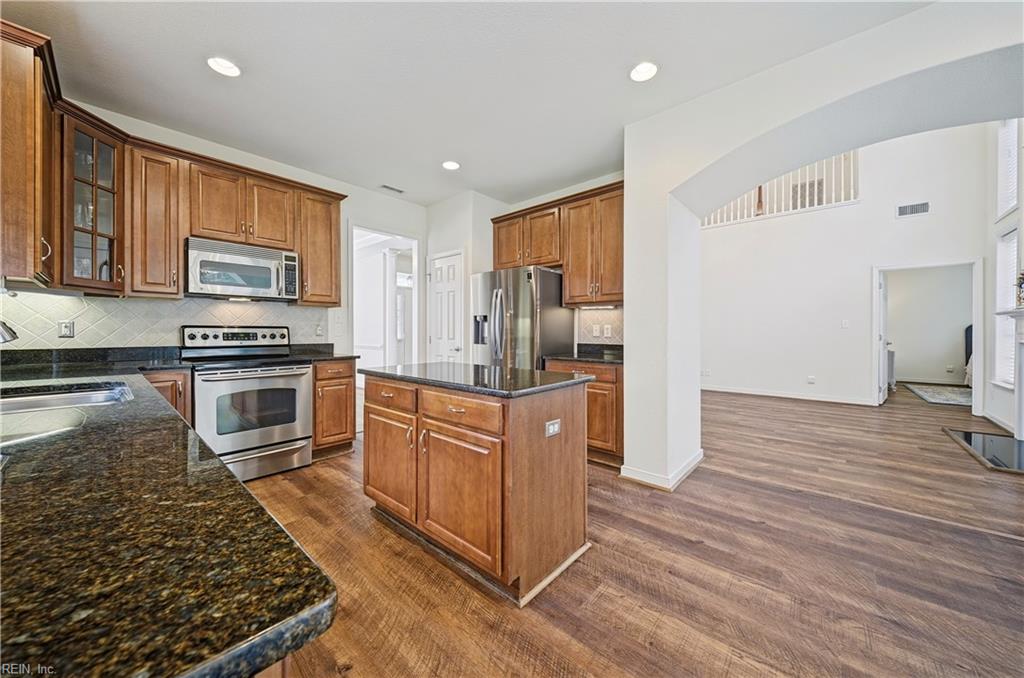 420 Dundee Ln Property Photo 5