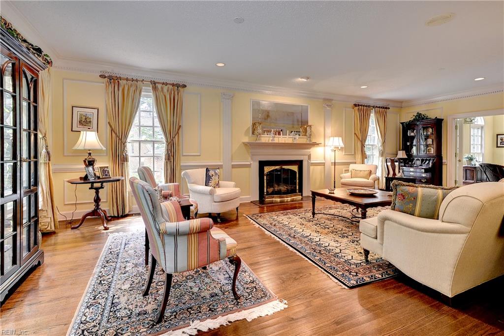 127 Woodmere Ct Property Photo 8