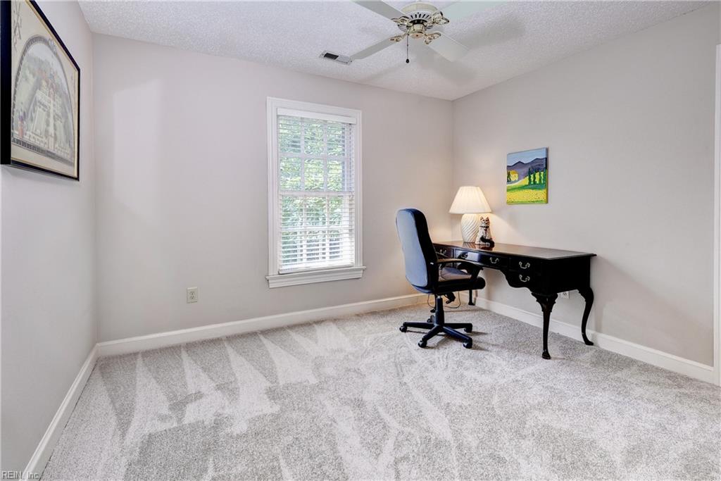 127 Woodmere Ct Property Photo 24