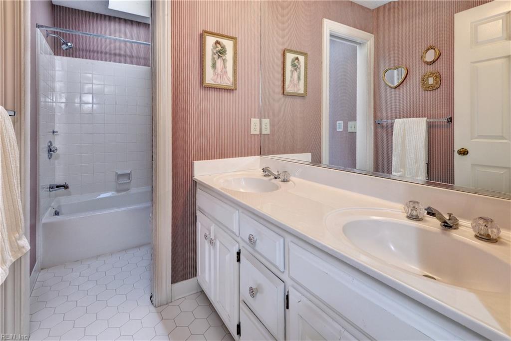 127 Woodmere Ct Property Photo 25