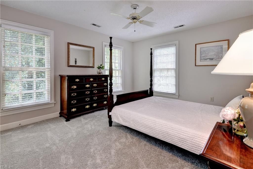 127 Woodmere Ct Property Photo 27