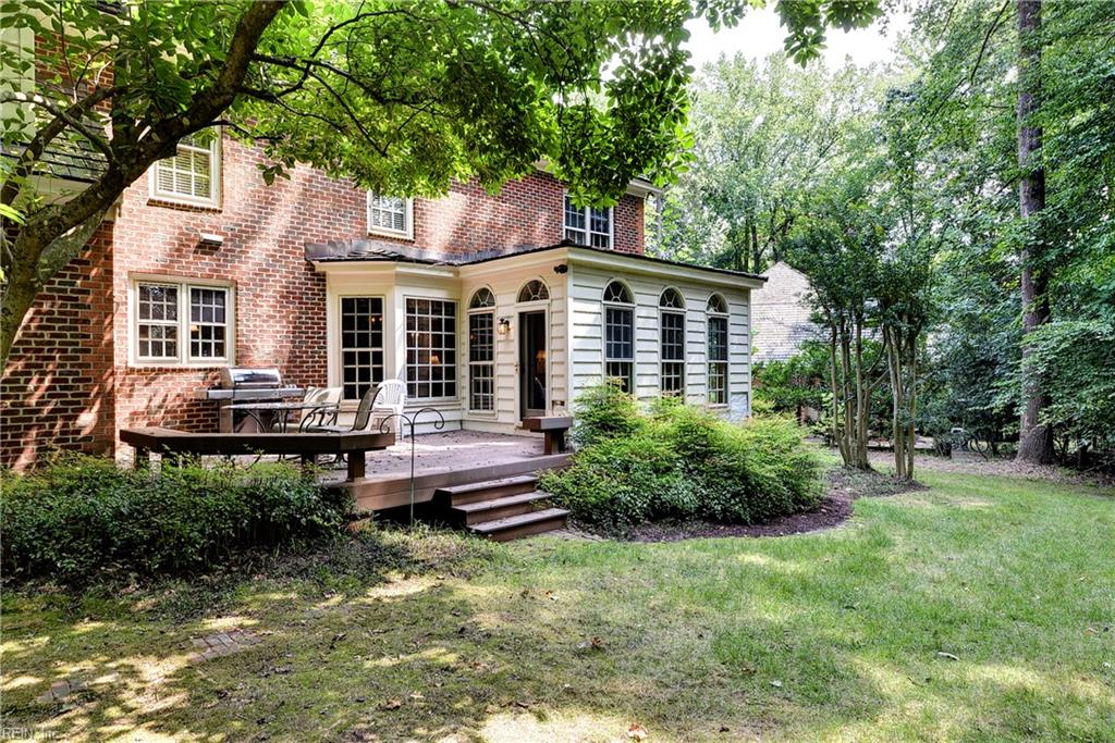 127 Woodmere Ct Property Photo 33