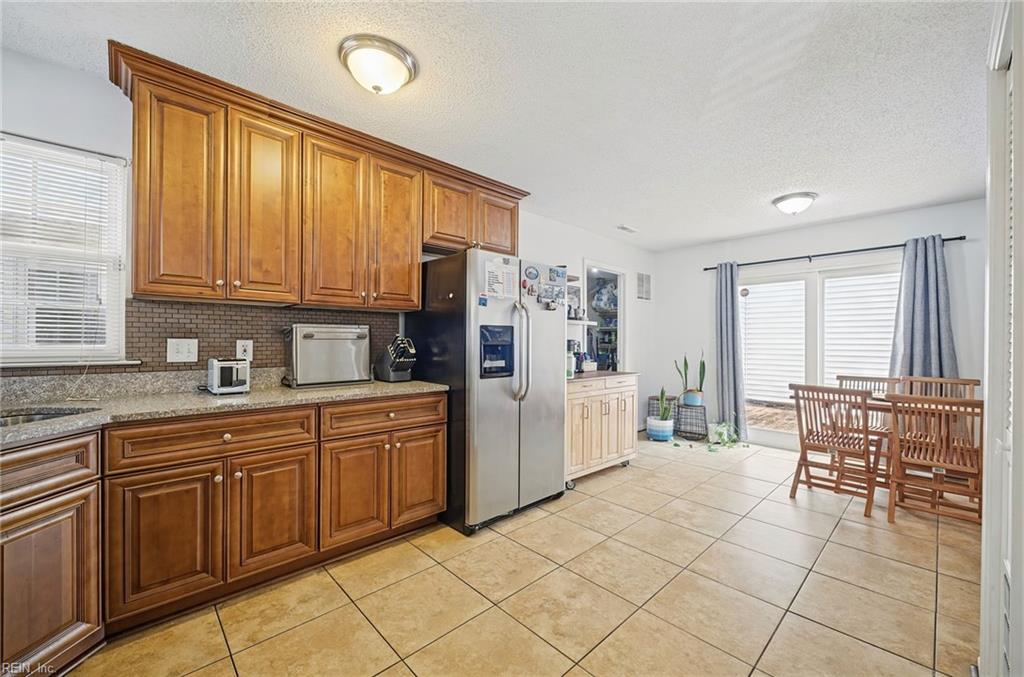 832 Gas Light Ln Property Photo 8