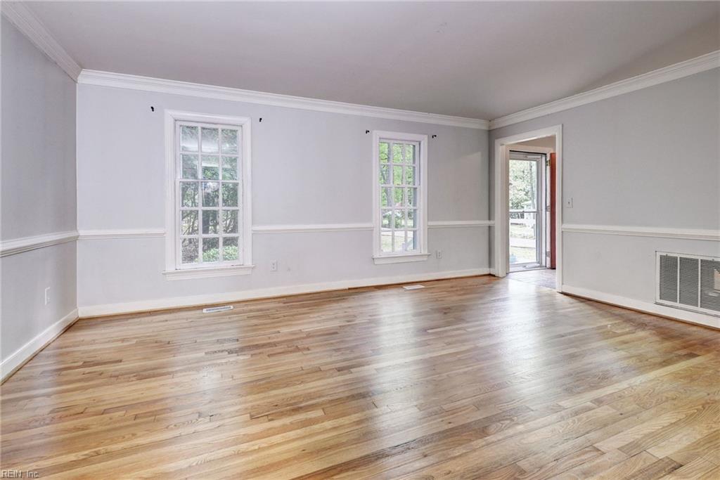 109 Daingerfield Rd Property Photo 6