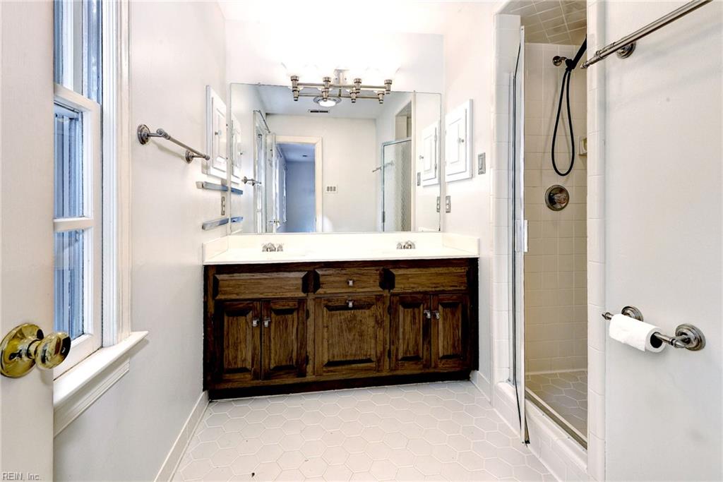 109 Daingerfield Rd Property Photo 23